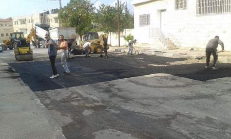 متابعة أعمال إعادة تأهيل الشوارع، والصور لشارع مدرسة وليد أبو مويس ،شارع البلدية .